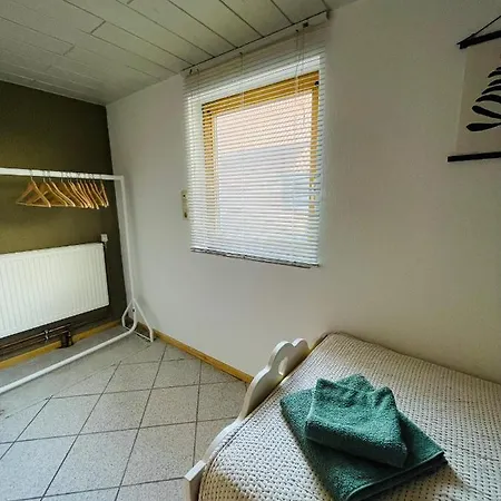 Sanders Ferienhaus, Zentral Und Voll Ausgestattet, Privatparkplatz Und Kleine Terrasse