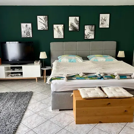 Sanders Apartment *